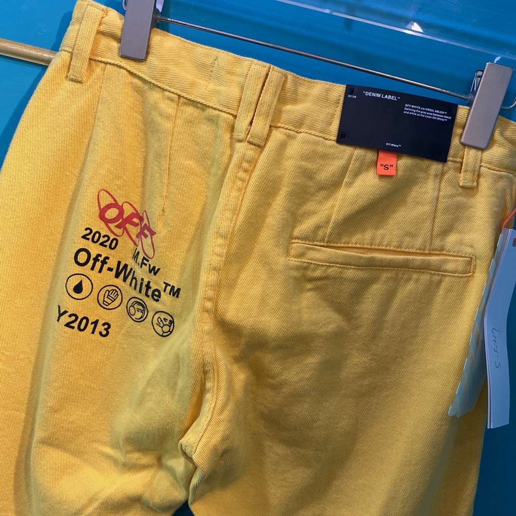 OFF WHITE